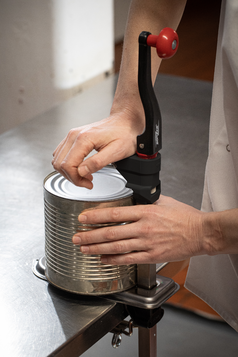 Bonzer Classic R Can Opener - 25 Inch Shaft
