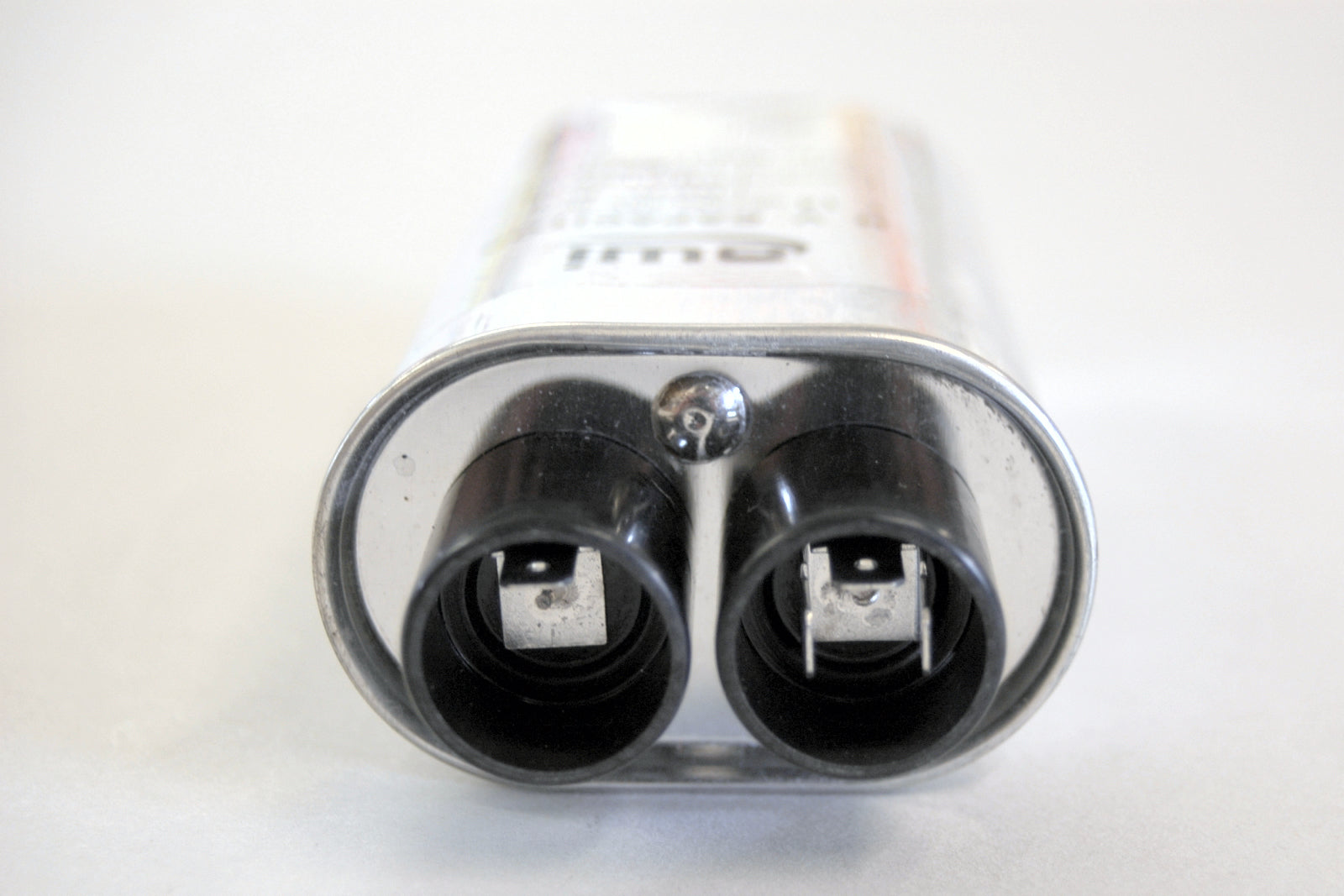 Capacitor suitable for Menumaster and Amana commercial microwave ovens CP611
